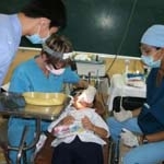 Hơn 600 trẻ được khám răng miễn phí