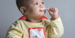 Khi nào trẻ ăn cơm được ? 
