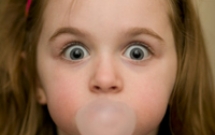 Kẹo cao su có lợi cho răng trẻ em